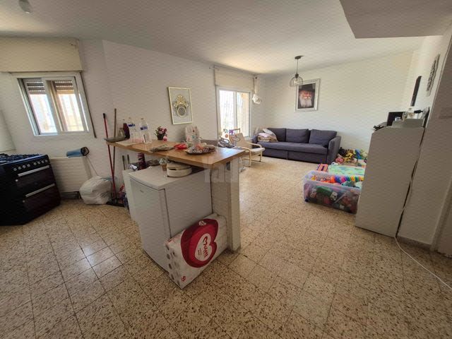 יקינטון 571