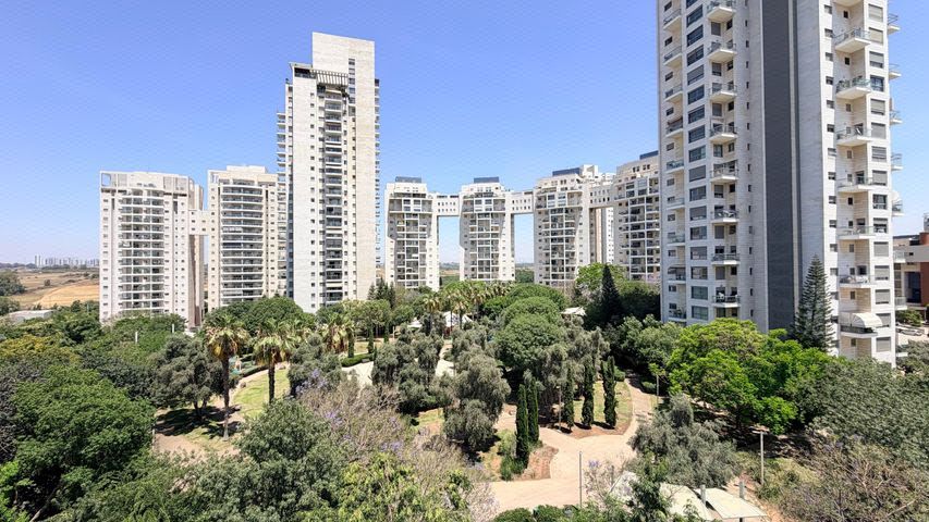 כרמל 33