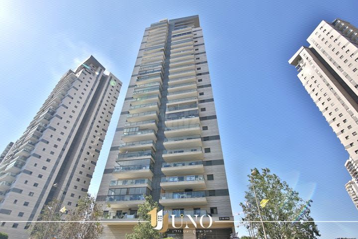 עפרה חזה 12