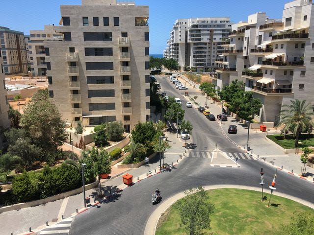 הגוש הגדול, רמת אביב החדשה, נופי ים