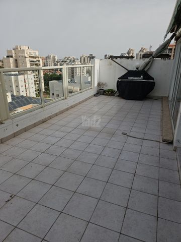 תמונה 3 של דירת 5 חדרים להשכרה בראשון לציון