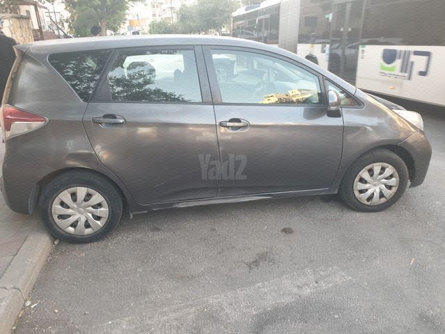 מודעת רכב טויוטה ורסו-S