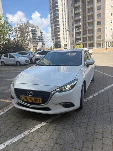 מודעת רכב מאזדה 3