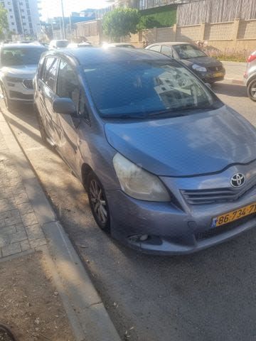 מודעת רכב טויוטה ורסו