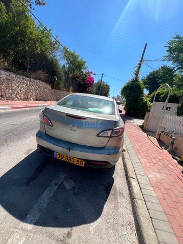 מודעת רכב מאזדה 3