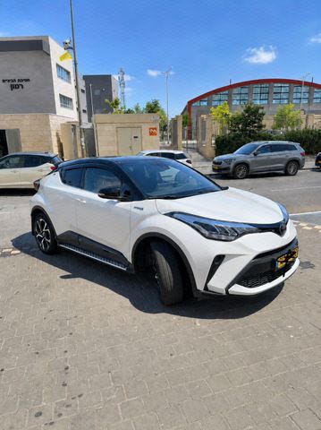 מודעת רכב טויוטה C-HR