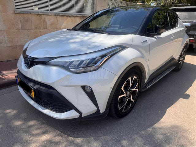 מודעת רכב טויוטה C-HR