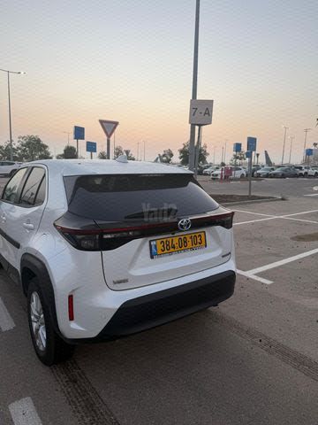 מודעת רכב טויוטה יאריס קרוס
