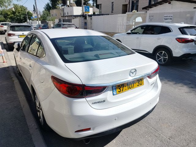 מודעת רכב מאזדה 6
