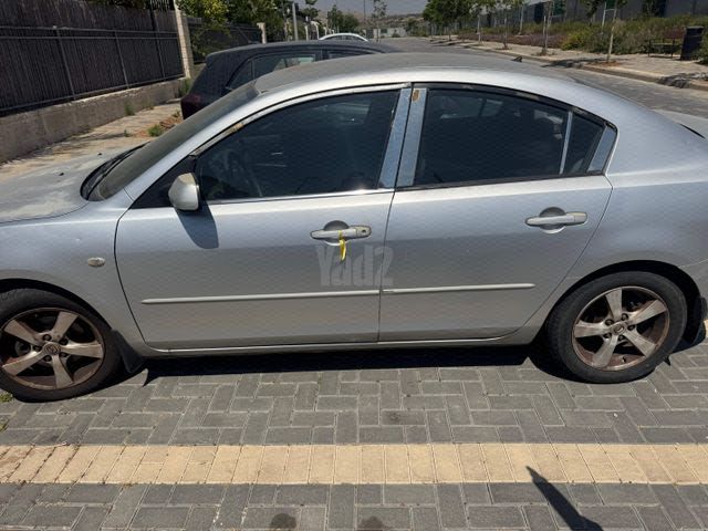 מודעת רכב מאזדה 3