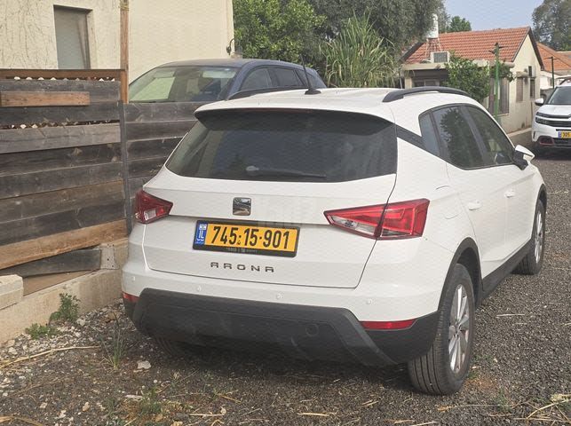 מודעת רכב סיאט ארונה