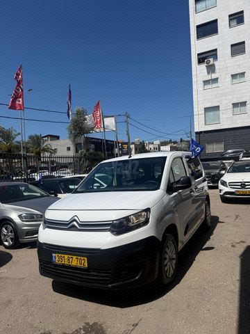 מודעת רכב סיטרואן ברלינגו
