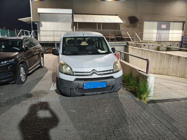 מודעת רכב סיטרואן ברלינגו