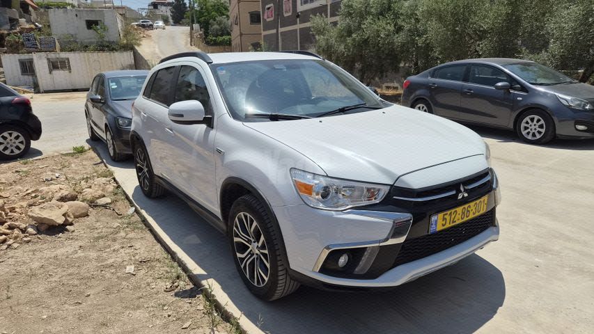 מודעת רכב מיצובישי ASX