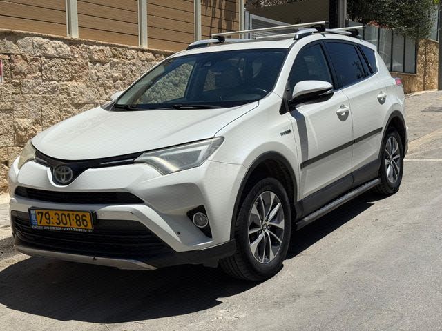 מודעת רכב טויוטה RAV4