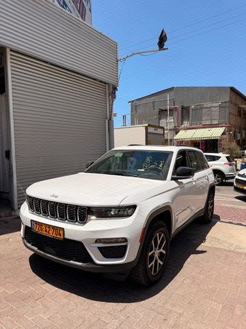 מודעת רכב ג'יפ גרנד צ'ירוקי 2