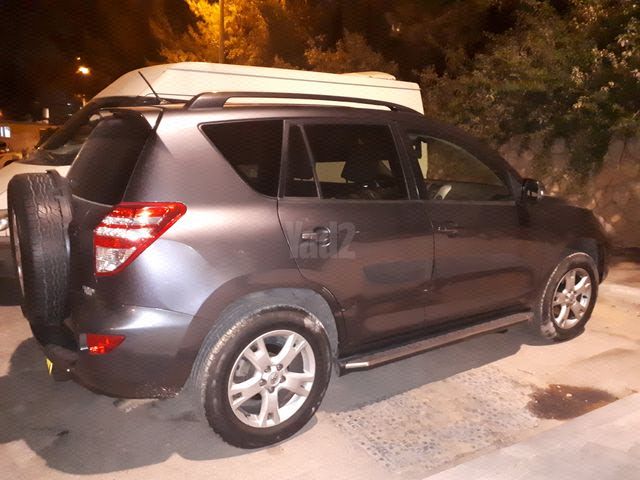 מודעת רכב טויוטה RAV4