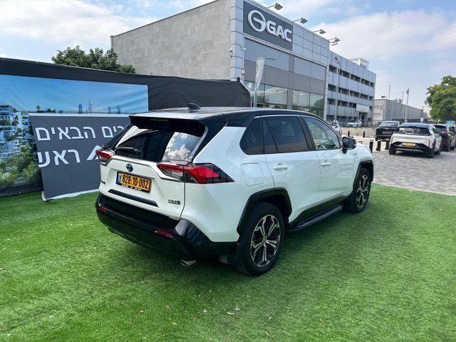 מודעת רכב טויוטה RAV4 2