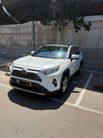מודעת רכב טויוטה RAV4