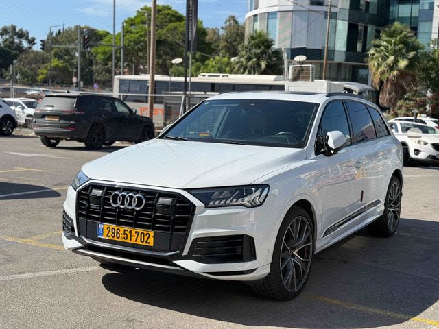 מודעת רכב אאודי Q7