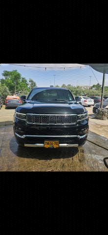 מודעת רכב ג'יפ וגוניר