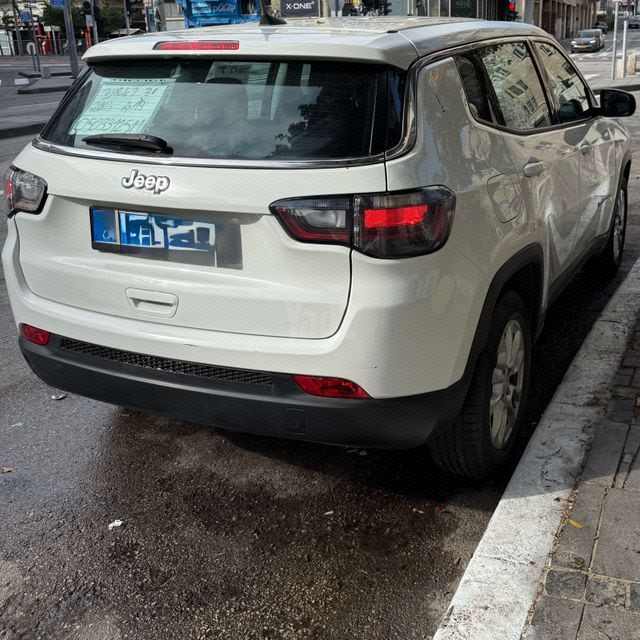 מודעת רכב ג'יפ קומפאס