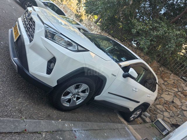 מודעת רכב טויוטה RAV4