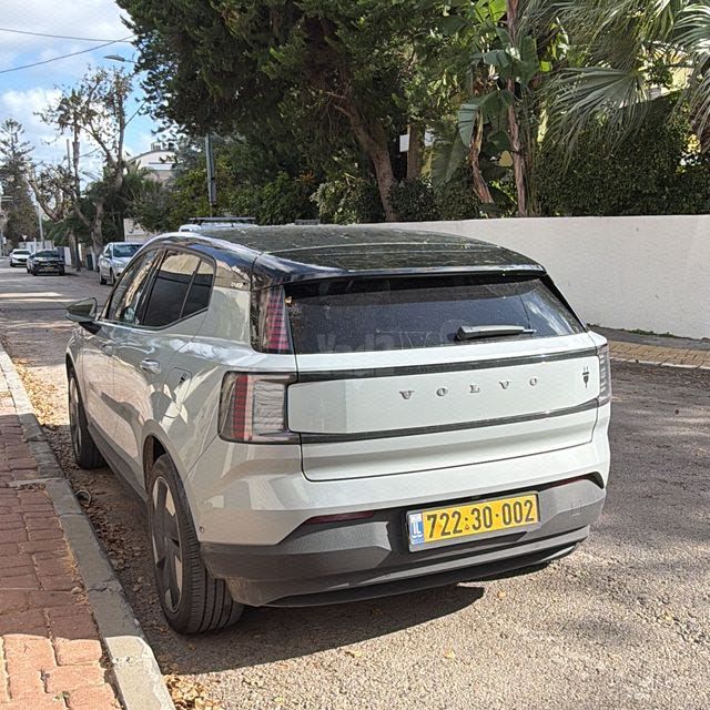 מודעת רכב וולוו EX30