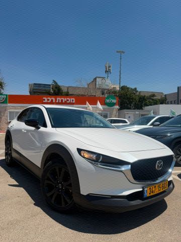 מודעת רכב מאזדה CX-30