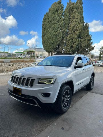 מודעת רכב ג'יפ גרנד צ'ירוקי
