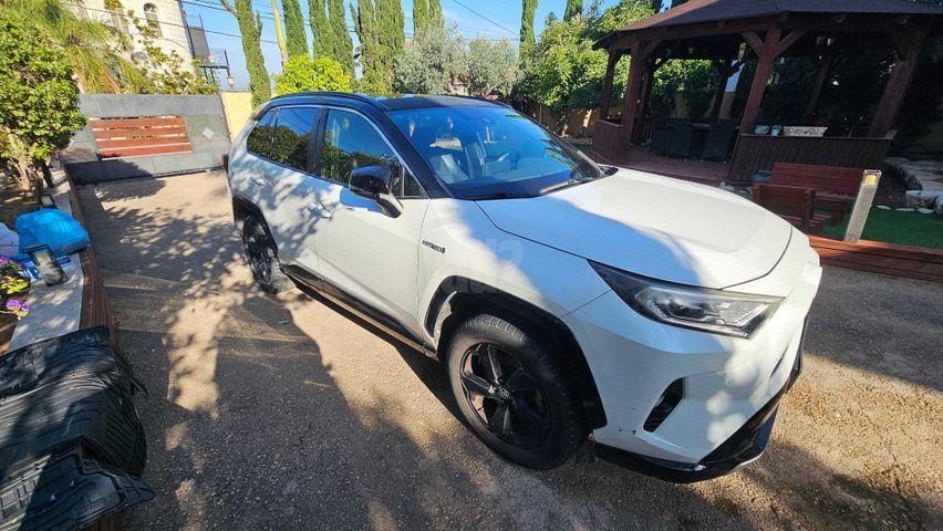 מודעת רכב טויוטה RAV4