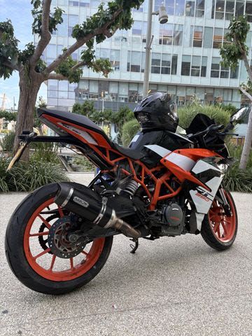 מודעת רכב KTM SuperSport RC 390