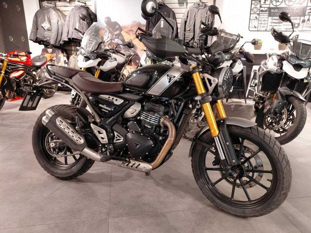 מודעת רכב טריומף Scrambler 400 X
