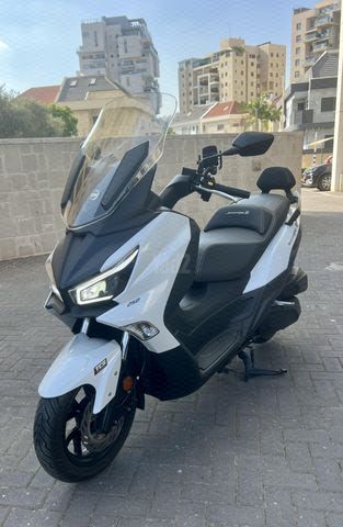 מודעת רכב סאן יאנג ג'וי-מקס Z-250