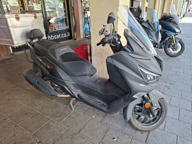 מודעת רכב סאן יאנג ג'וי-מקס Z-250