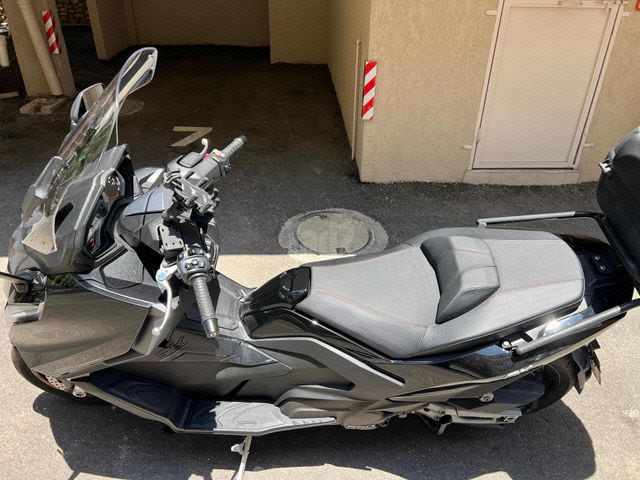 מודעת רכב קימקו AK 550