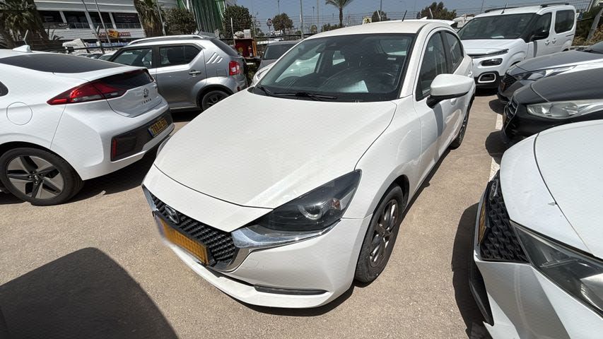 מודעת רכב מאזדה 2