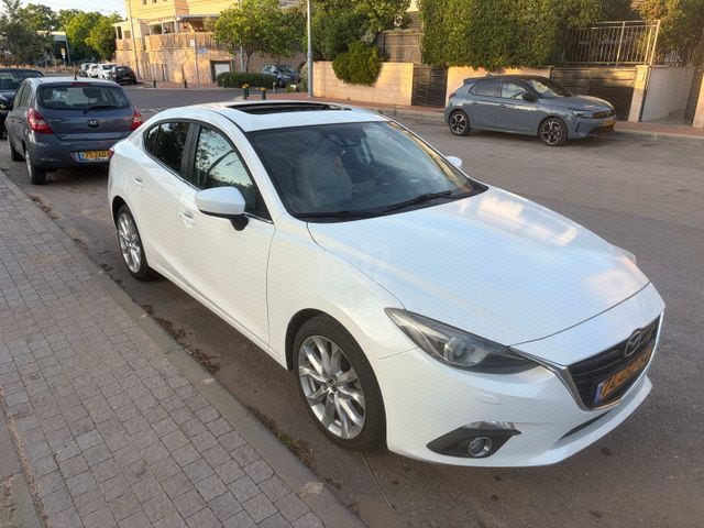 מודעת רכב מאזדה 3
