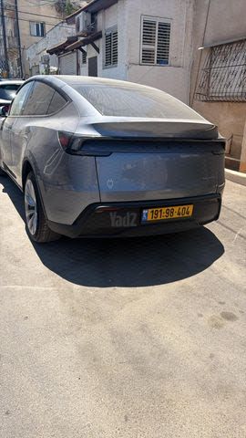 מודעת רכב טסלה מודל Y