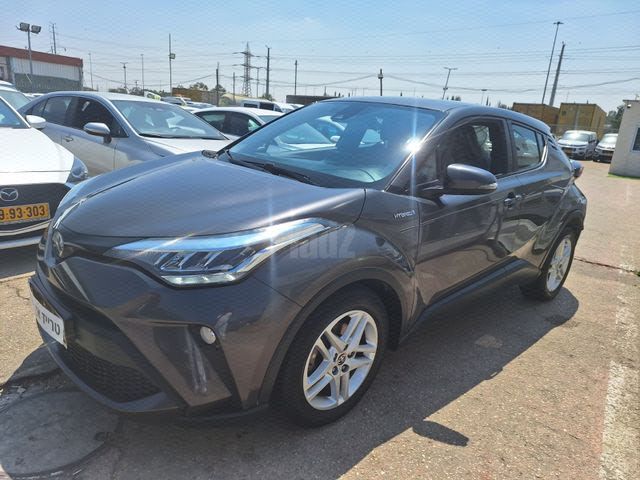 מודעת רכב טויוטה C-HR