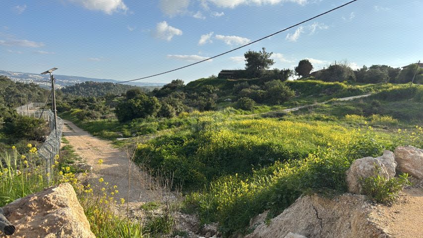 אדרת 1