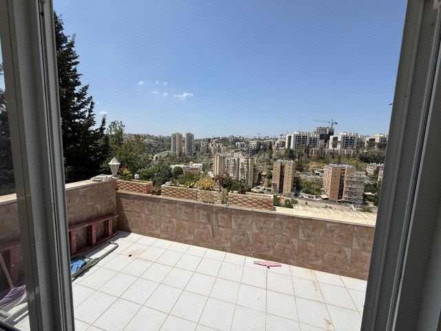מלחה, מנחת