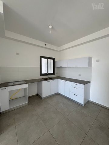 תמונה 4 של דירת 5 חדרים להשכרה בנתניה