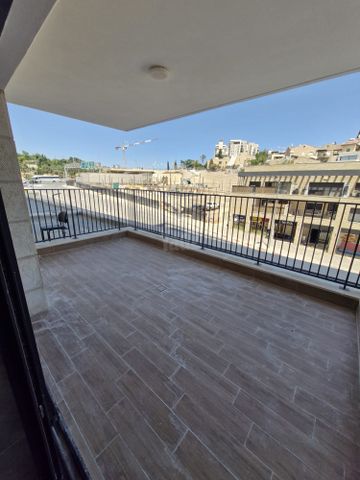 דירה להשכרה בירושלים (תיווך) — 3
