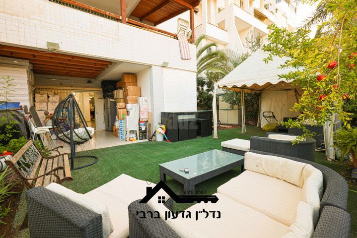 העצמאות 47