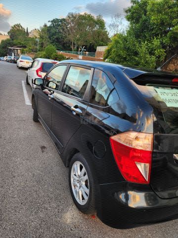 מודעת רכב הונדה FR-V