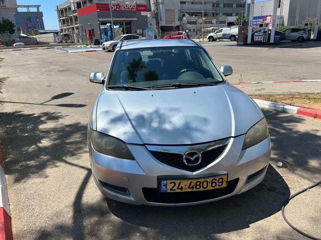 מודעת רכב מאזדה 3
