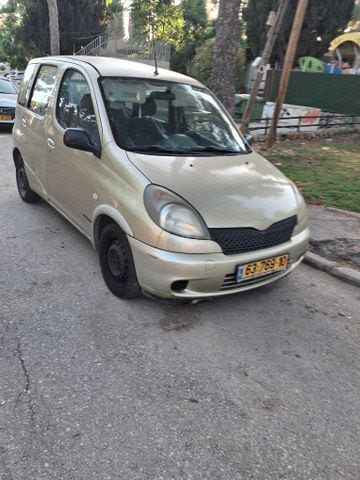 מודעת רכב טויוטה יאריס