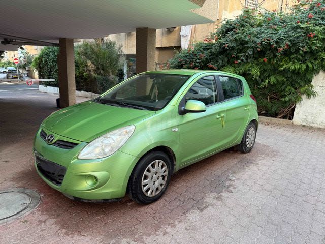 מודעת רכב יונדאי i20