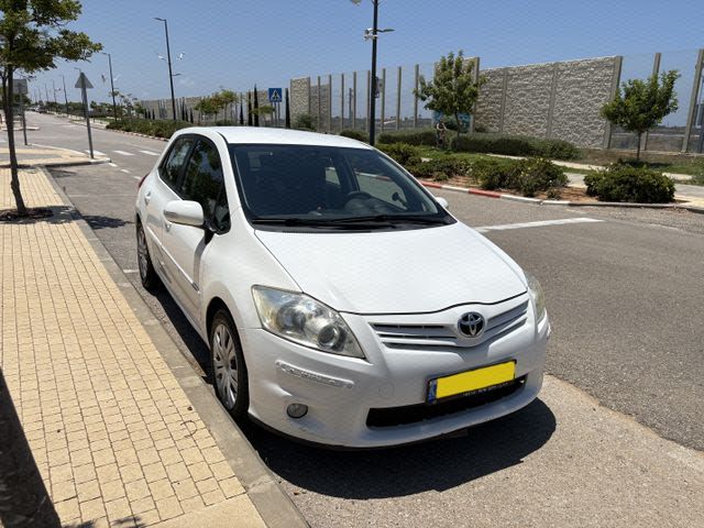 מודעת רכב טויוטה אוריס